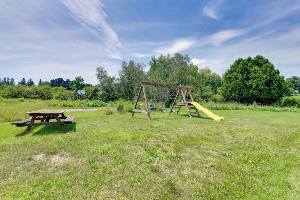 Community Boat Dock: Lake Memphremagog Condo!