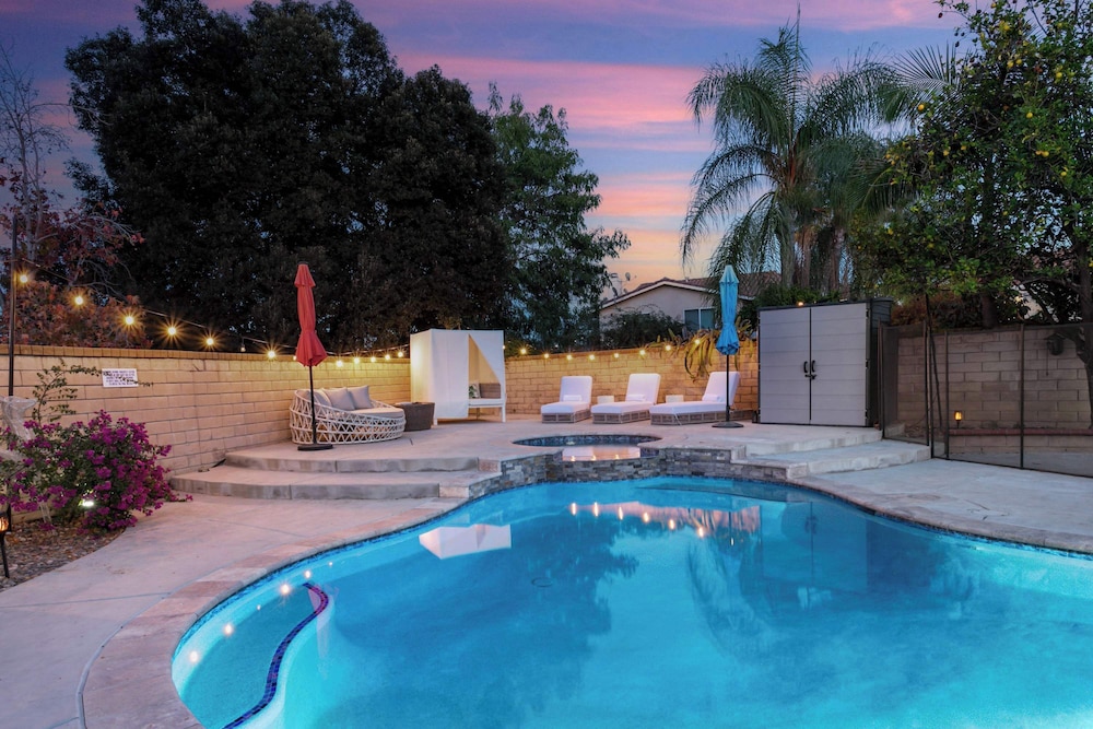 Luxury Pool Home w Theater Games & Mountain View
