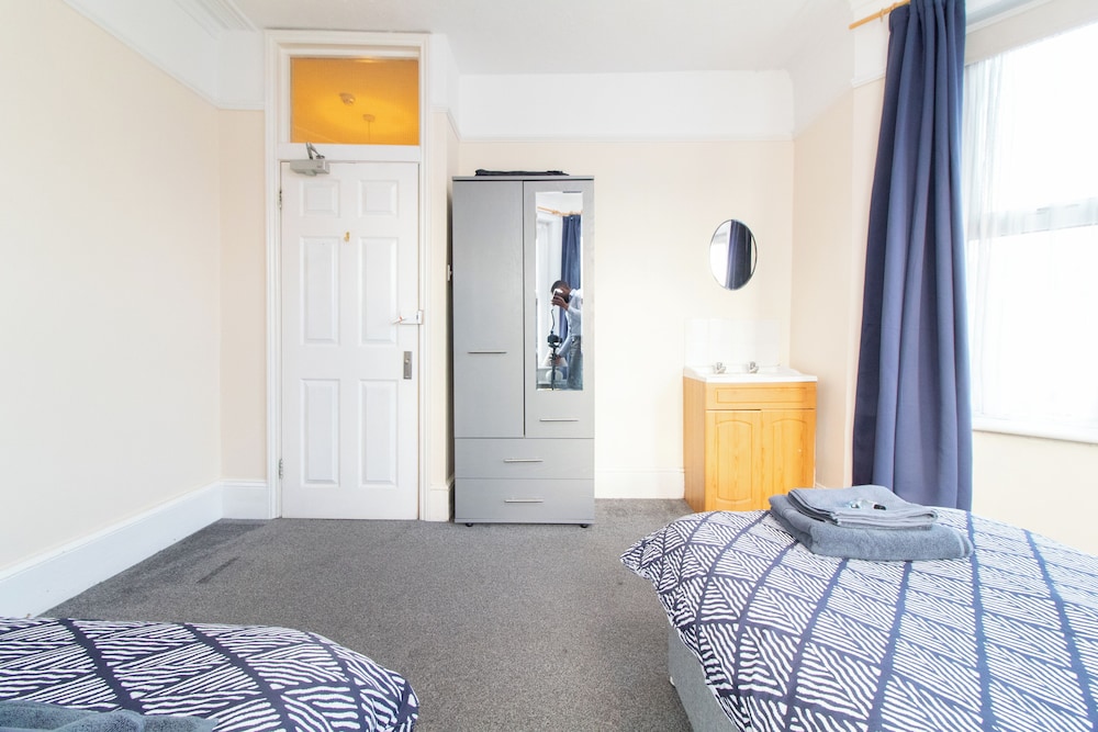 Thornbury Guest House Room 4