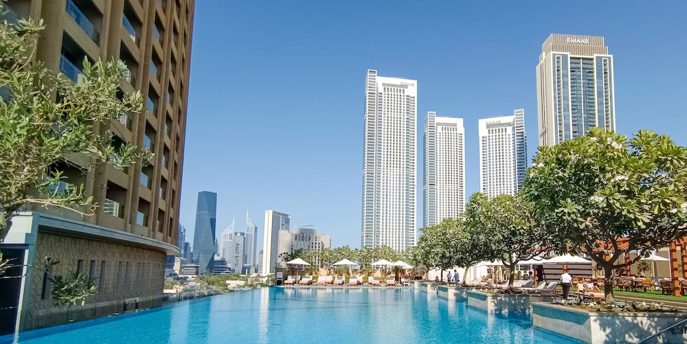 LUX The EMAAR Fashion Avenue Studio 2