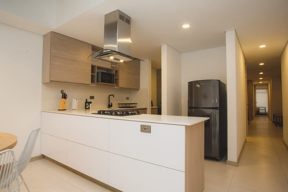 Cozy 3 BR in Laureles in Medell n