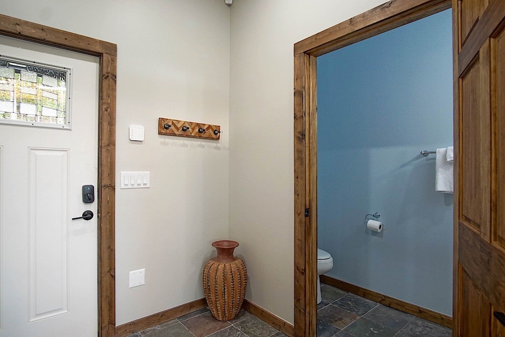 5 Br: Cupp Runneth Over - Luxurious Retreat Nestled 9.7 Miles From Snowshoe
