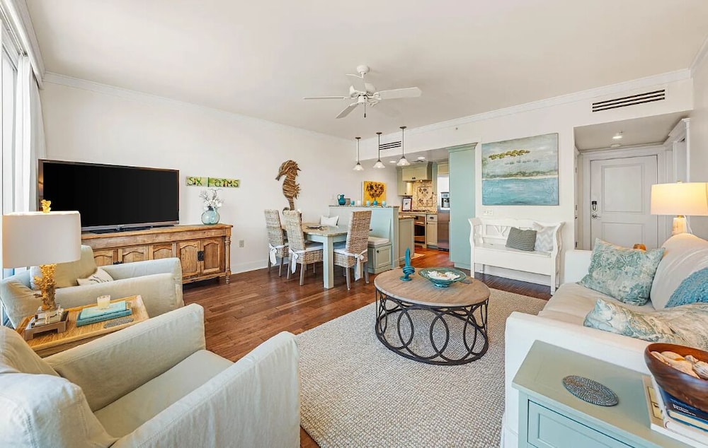 Six Palms 4A