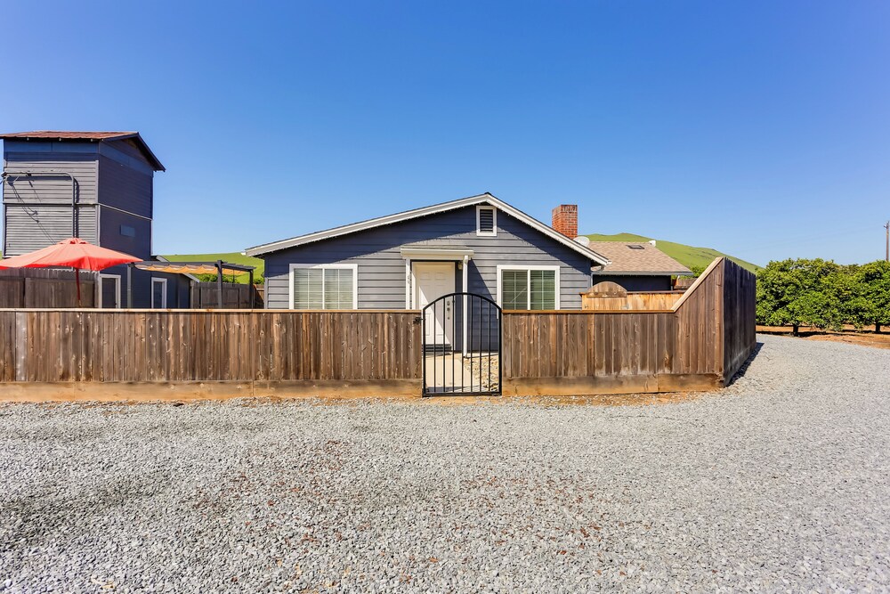 Mtn-view Home w/ Patio & Grill in Woodlake