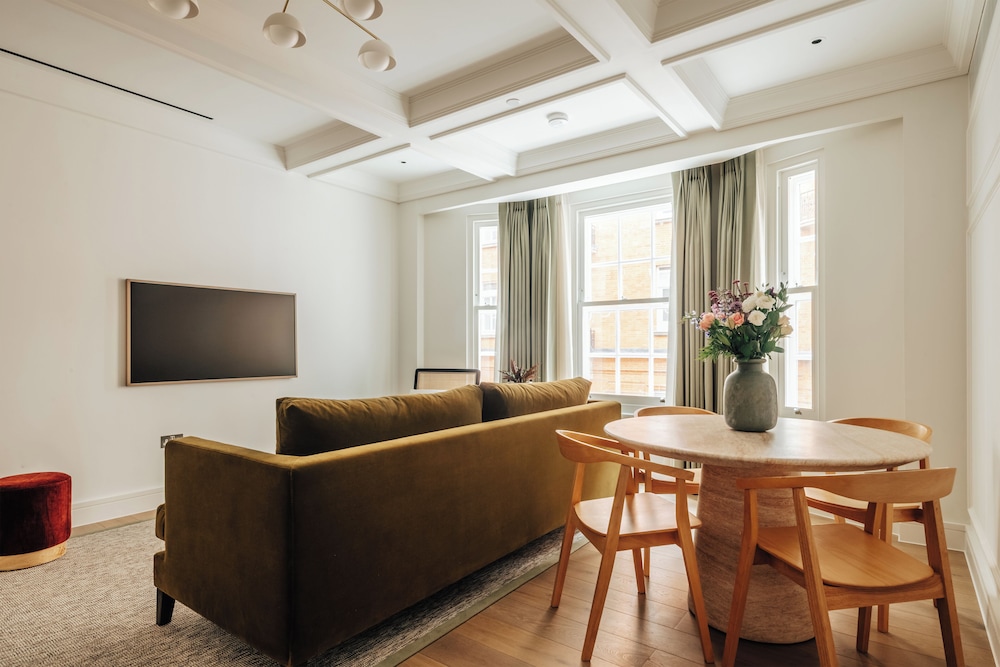 Claridge House by SLO
