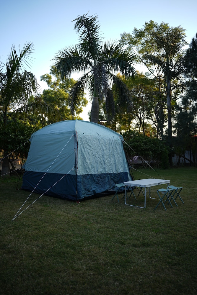 3 Acres Resort