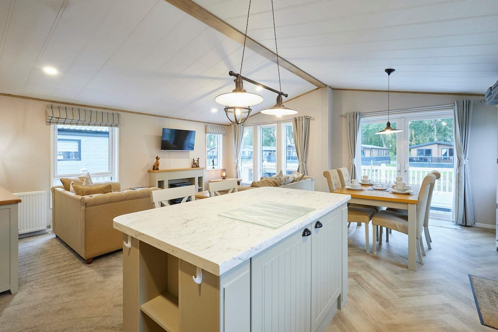 Host Stay Water s Edge Lodge