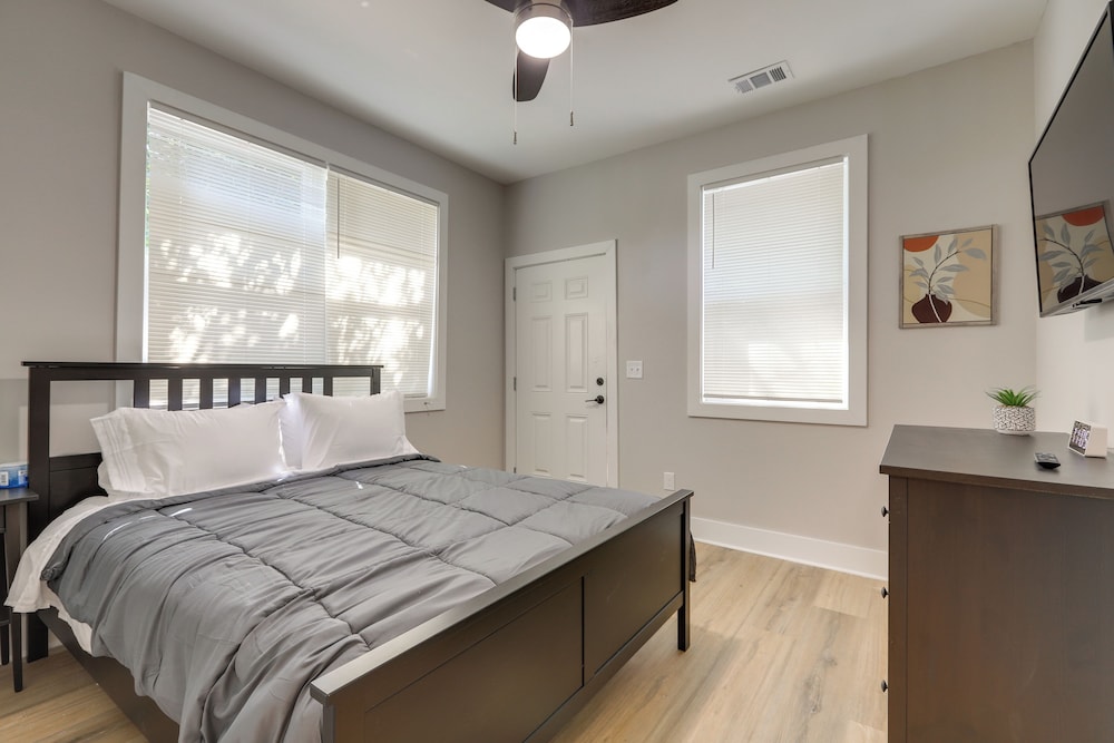Pet-friendly ATL Hub - 9 Mi to Downtown