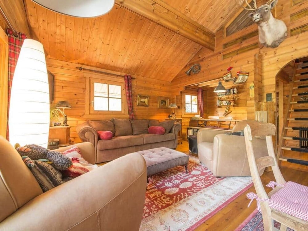 Charming Chalet in Durbuy Near Adventure Valley