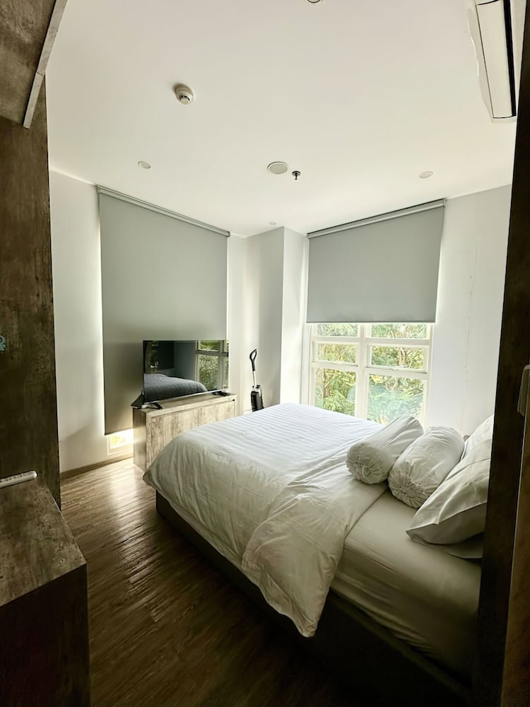 Lush Lakeside - Citra Luxury Apartments