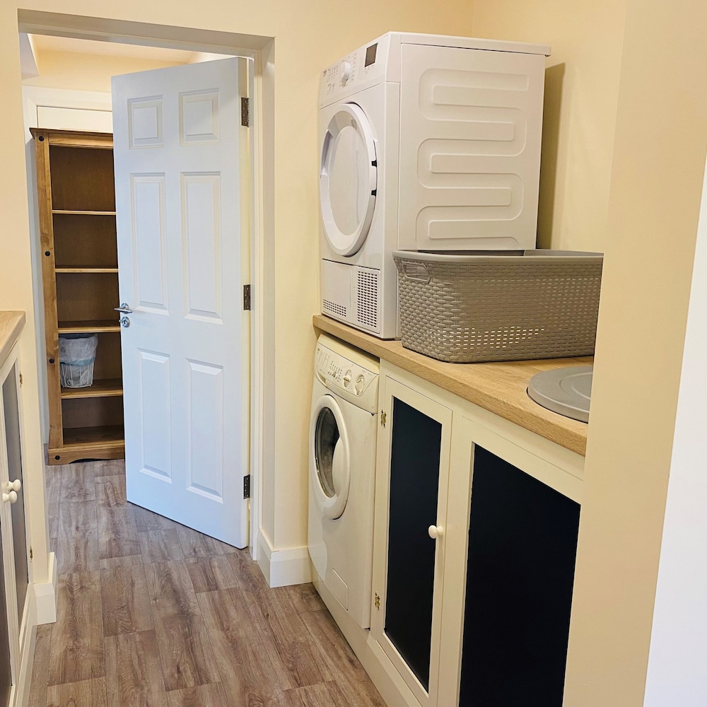 Brand new 2 Bedroom Home Overlooking Kenmare Bay Estuary