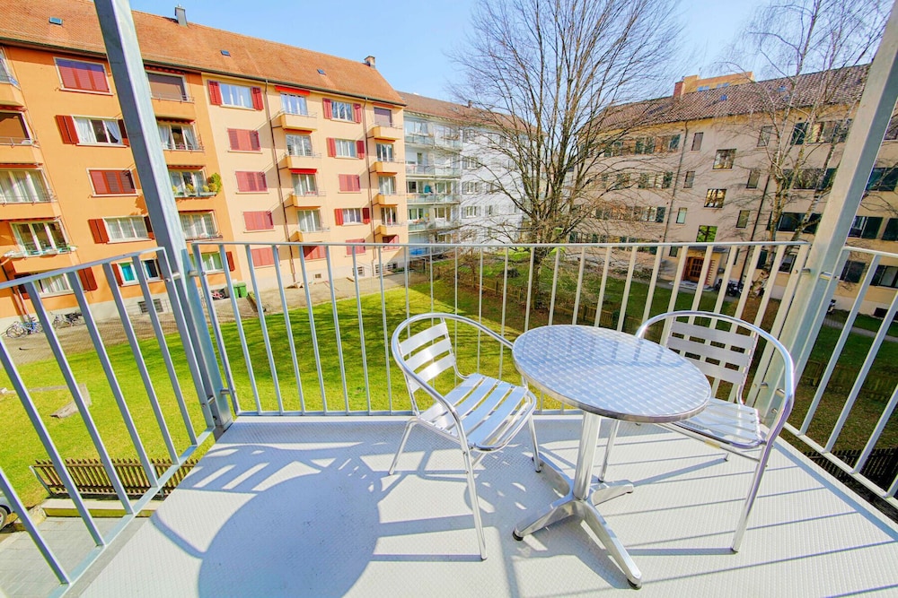 Hitrental Oerlikon Apartments view 3