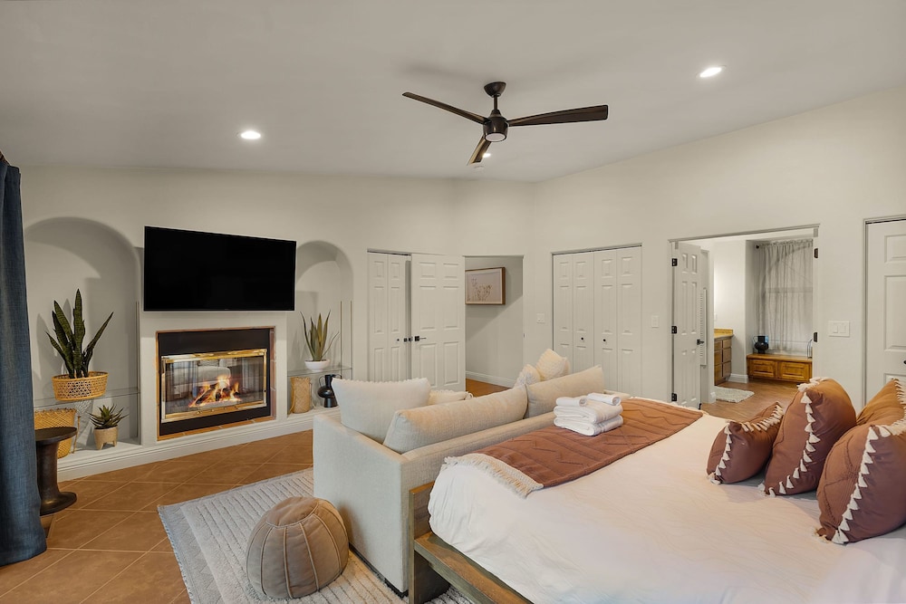 Eastwood Tourist Lodge