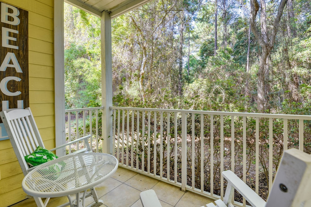 Prime Miramar Beach Getaway w/ Pool Access!