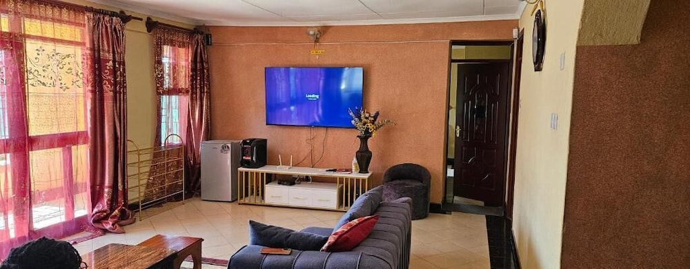 Lux Suites Weavers Haven Guest House