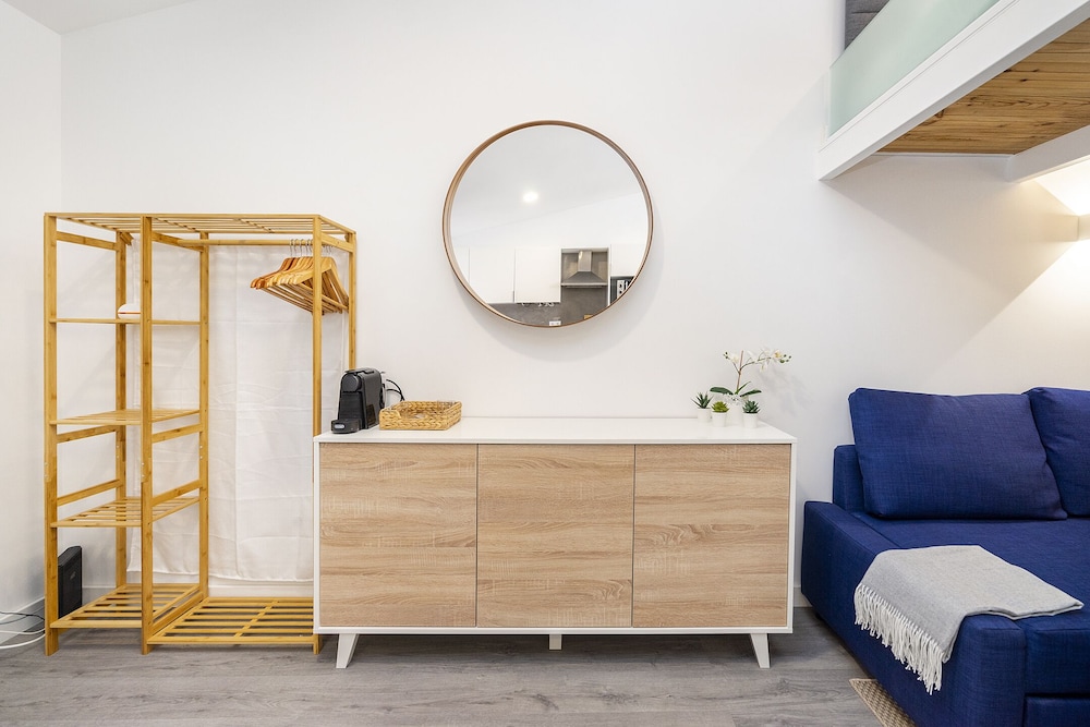 Urban Escape: 1-Br W/Mezzanine Near Campo Ourique
