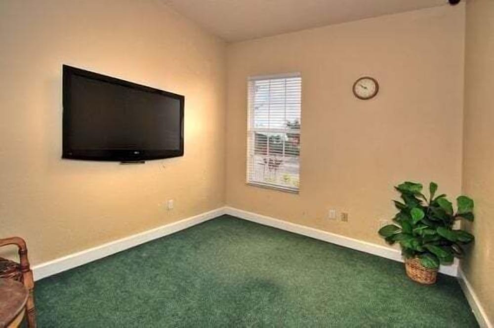 Resort Condo W/ Amenities Near Disney Parks 2 Bedroom Condo