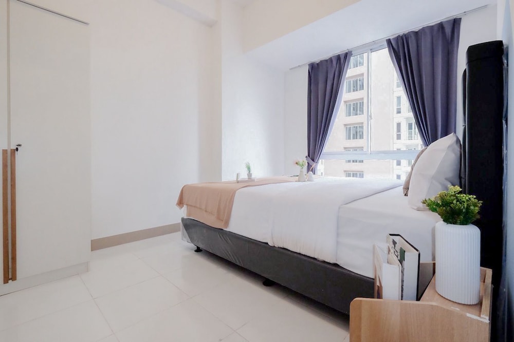 Blue Accent Minimalist 2Br At Tokyo Riverside Pik 2 Apartment