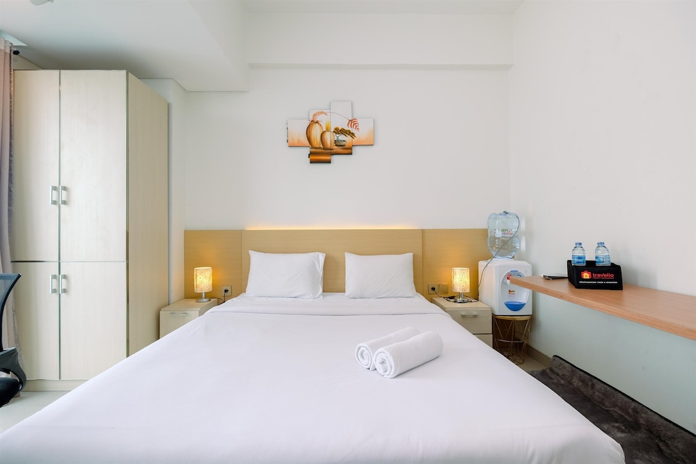 Cozy Stay Studio At Lrt City Bekasi Apartment