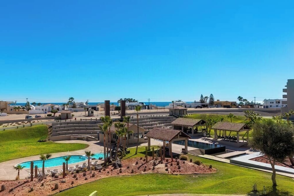 Peaceful Condo With Ocean View