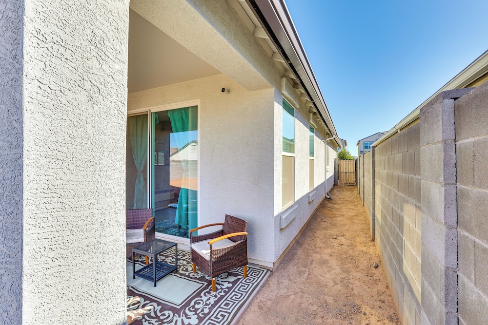 10 Mi to Dtwn Phoenix: Updated Home