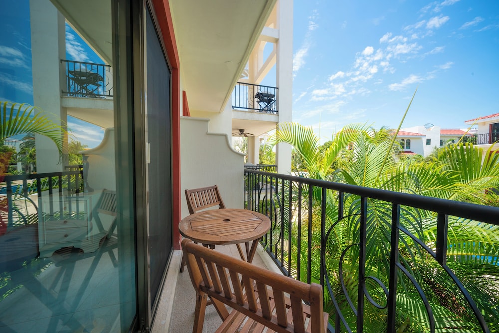 Luxury 2BR Condo with Pool - Paseo del Sol Playacar