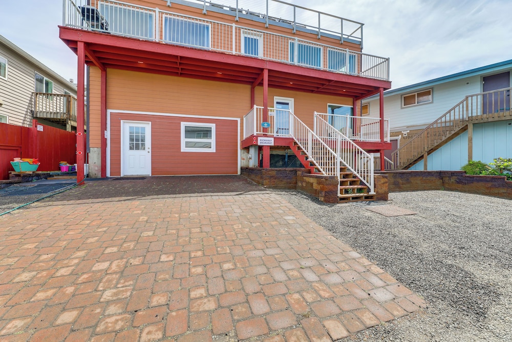 Group Friendly! Rockaway Beach Oasis w/ Game Room