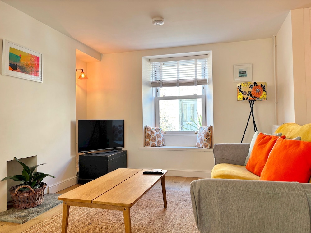Pandora Lovely Seaside Cottage Sleeps 4 Newlyn