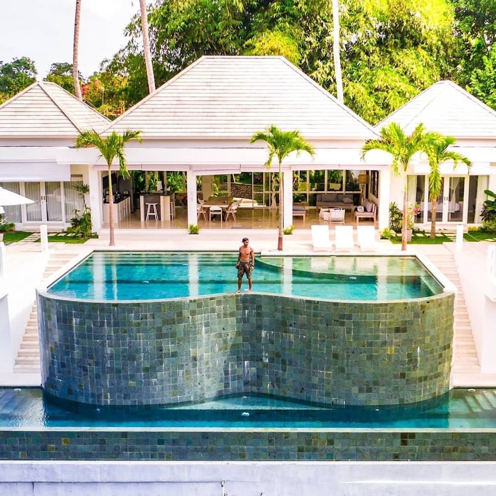 Limitless Jungle Villas Complex, 5 BR, Ubud With Staff view 2