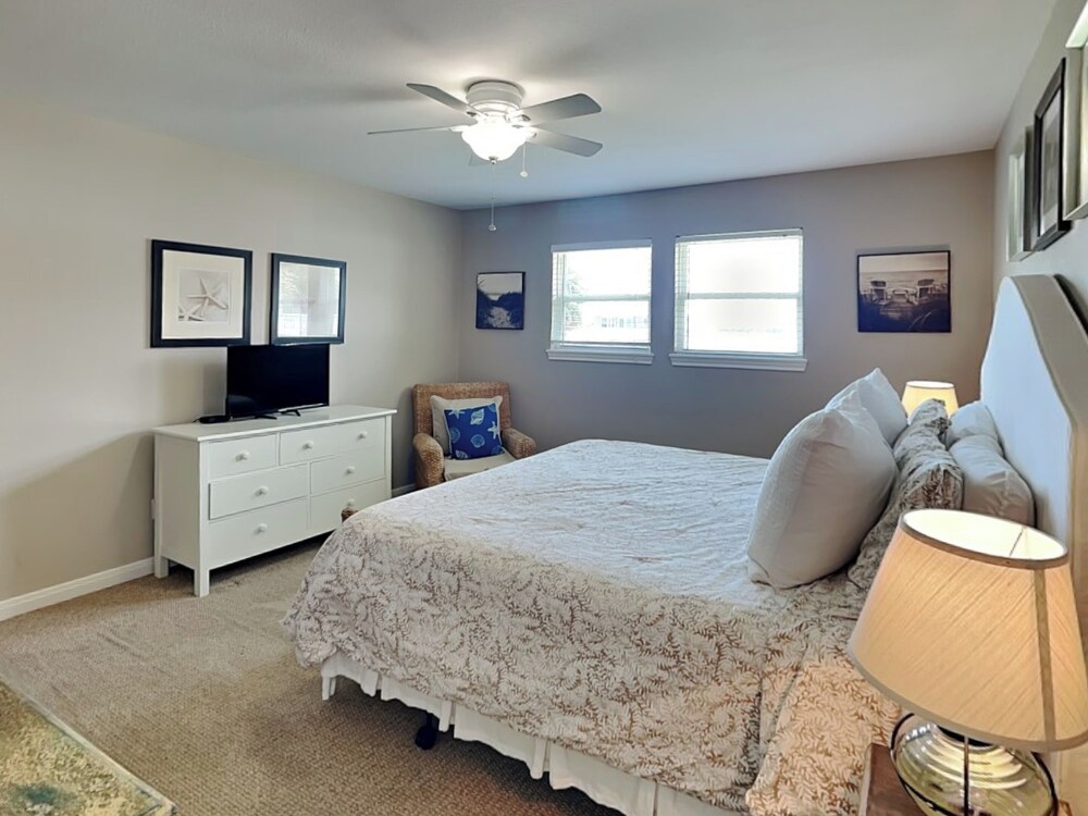 Molly's Dune by Ryson Vacation Rentals