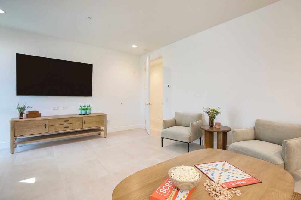 Sleeps 32 2 Villas, Pool, Putting Green+bocce Polo Villas Amara by Avantstay