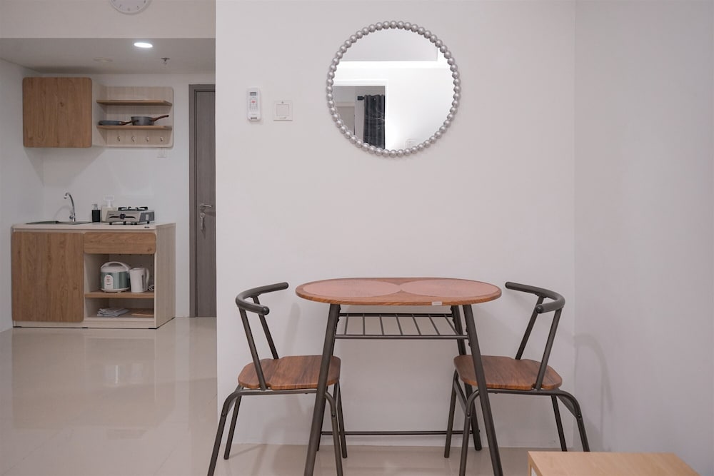 Chic And Cozy 1Br Tamansari Bintaro Mansion Apartment