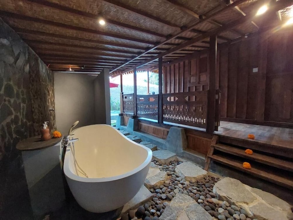 D'Ethnic Ubud Joglo View Villas by EPS