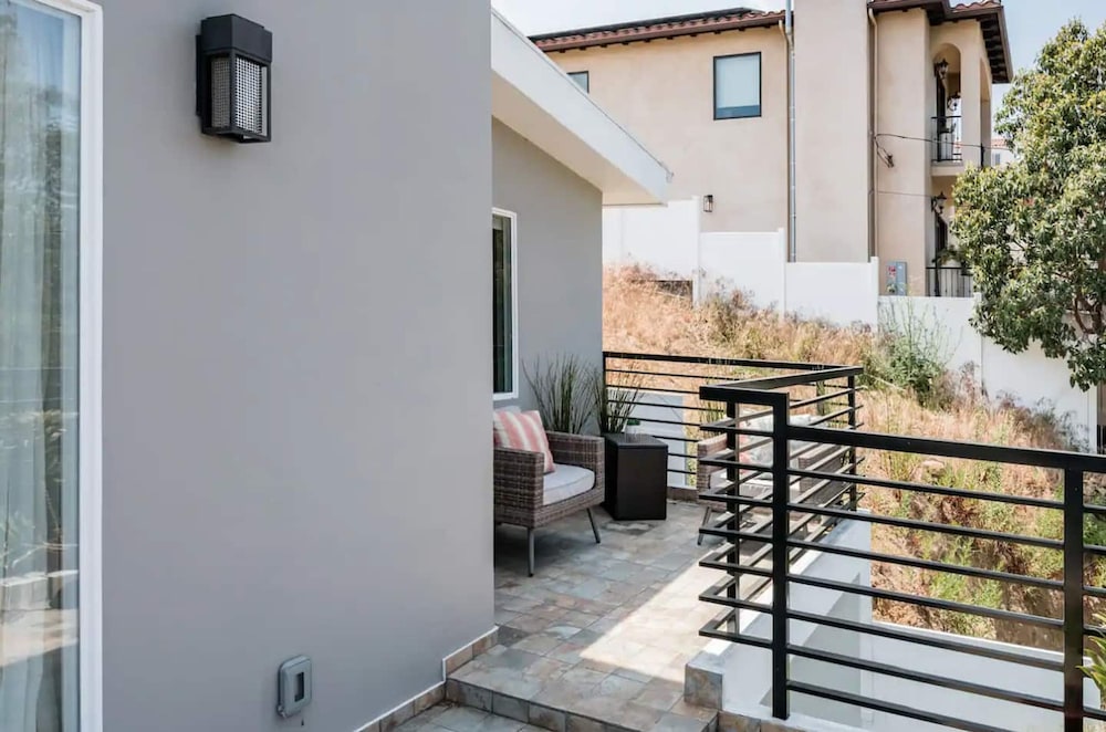 Hollywood Hills Heatpool BBQ Prime Location
