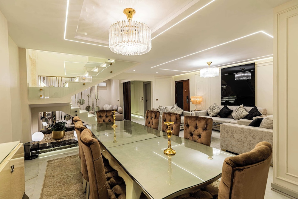 Imperial & Inviting 3bdr Duplex w/ Roof @new Cairo