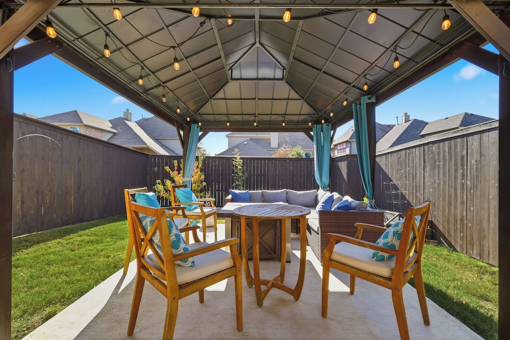 Spacious Cozy 4B Home in Frisco