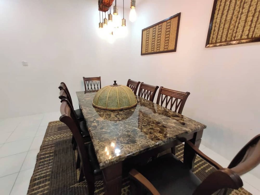 Nur Hartamas Homestayportdickson