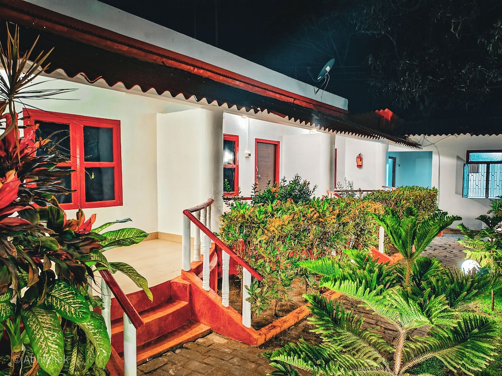 Sands Courtyard