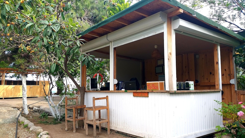 Etenna Beach Bungalows - Image 94