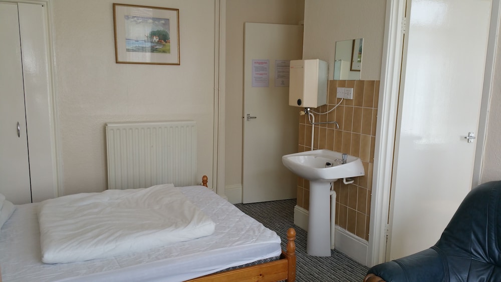2 Berth, First Floor Flat, Glen Villa 4 view 4