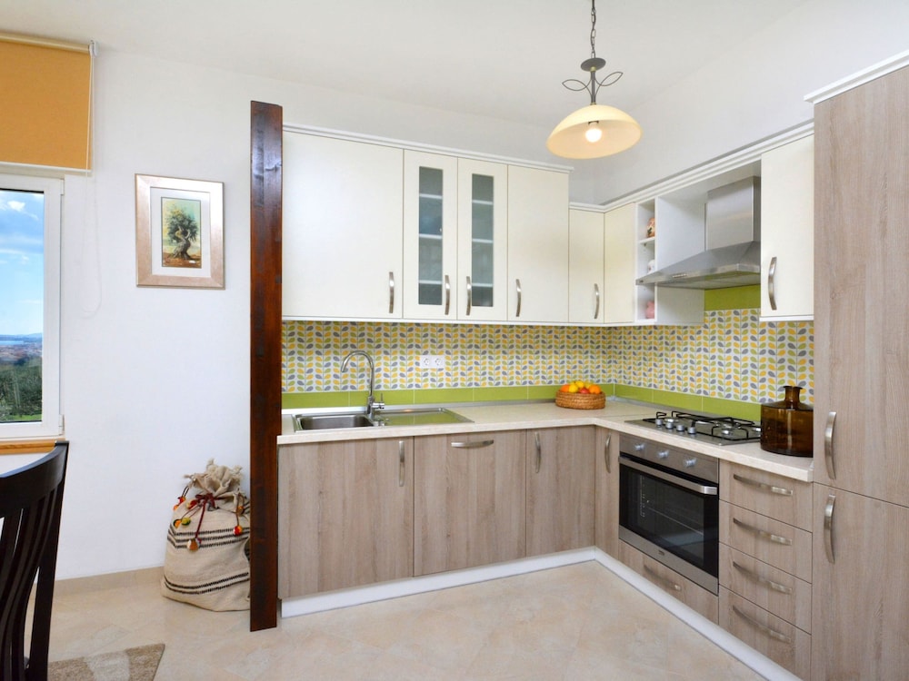 Villa in Kastel Luksic Near the Beach view 4