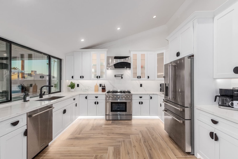 NEW The Kensington Custom Pool Al-fresco Living