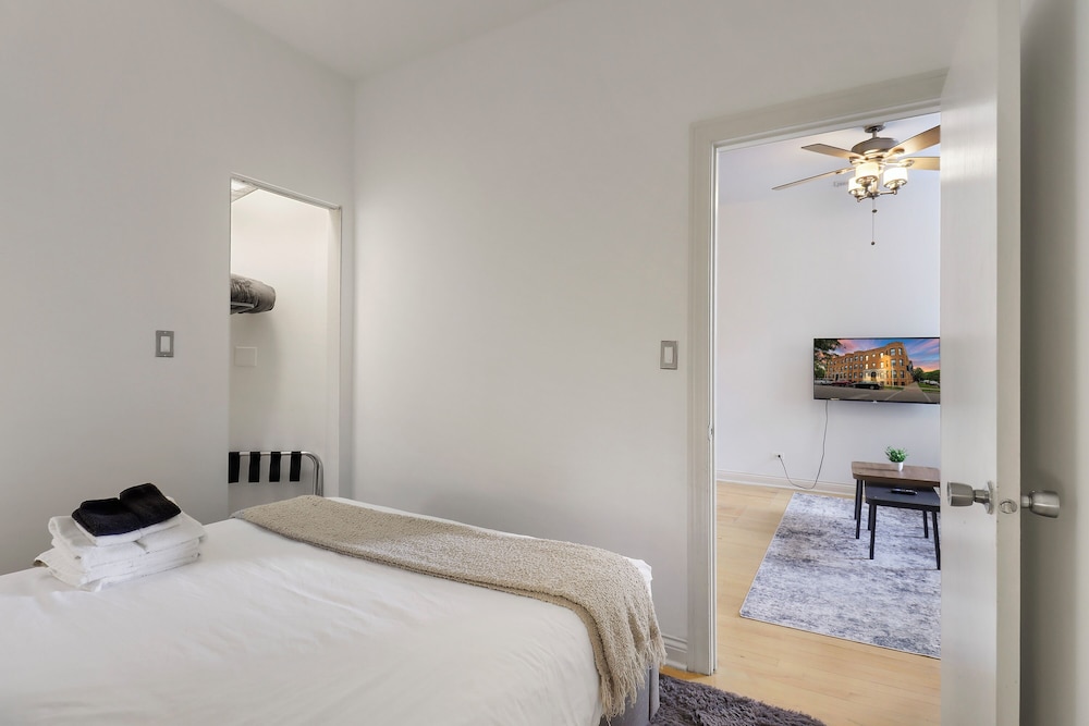 Ideal 4BR Unit - Maryland 2