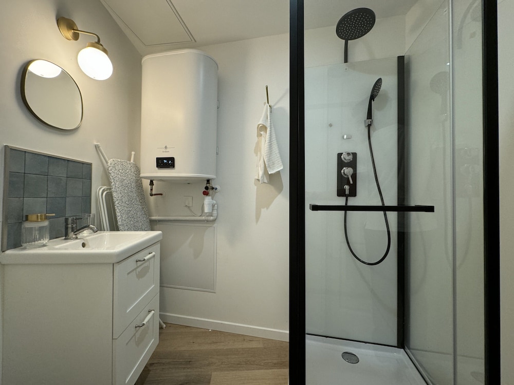 Stylish Stay in Central Le Mans