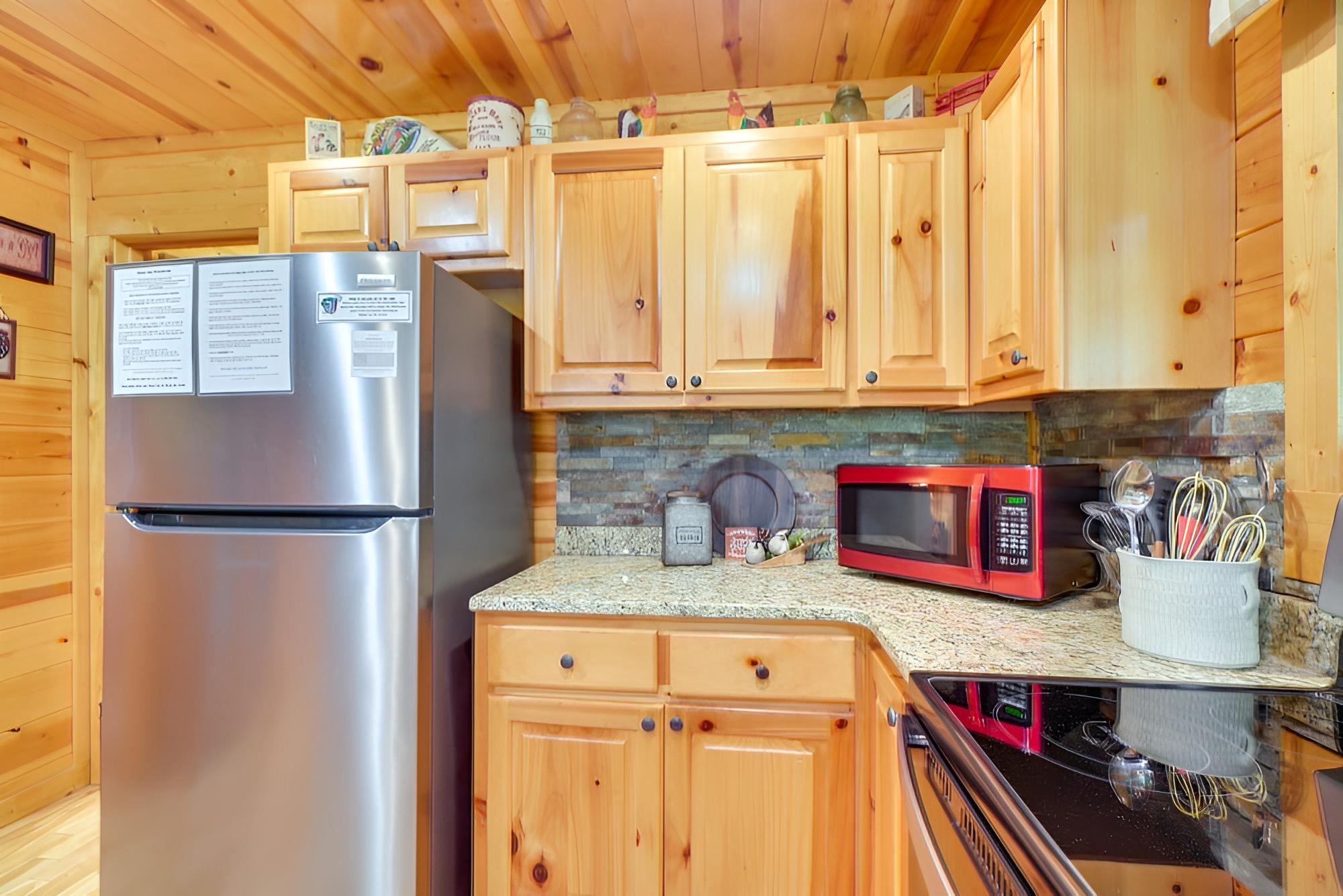 Family Cabin w/ Private Hot Tub & Game Room! view 3