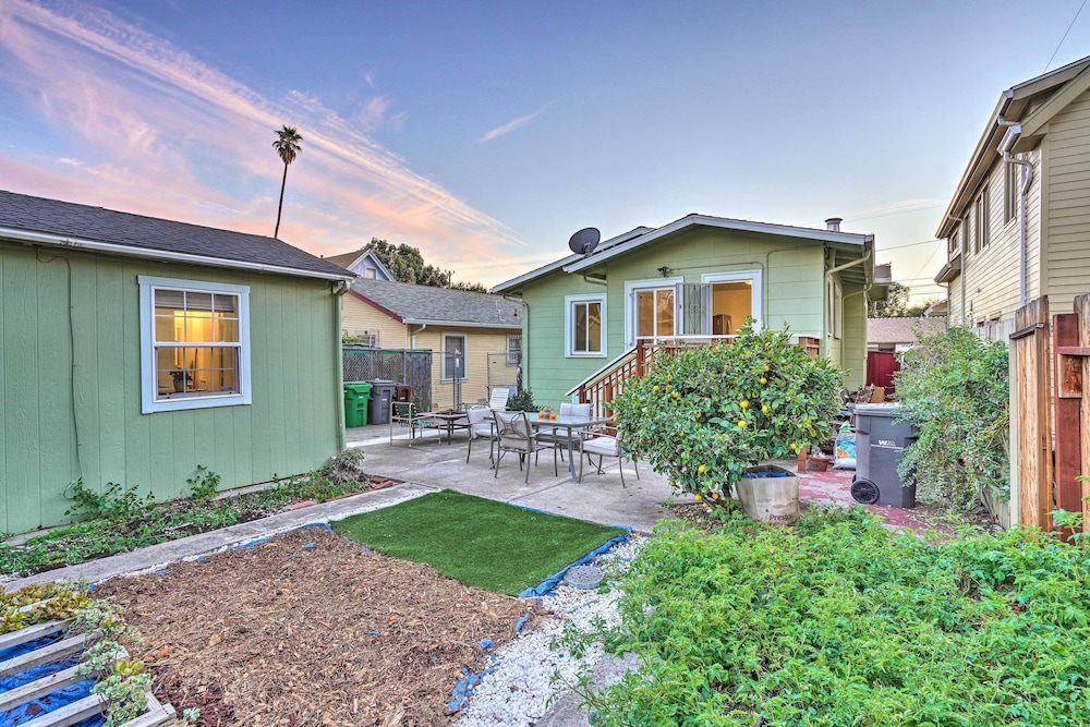 Walkable East Bay Home - 2 Mi to Bart Station