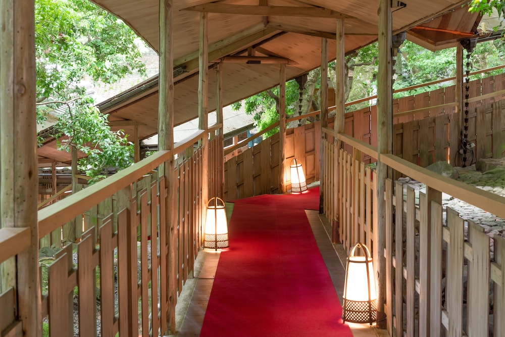 Tsukihitei Ryokan