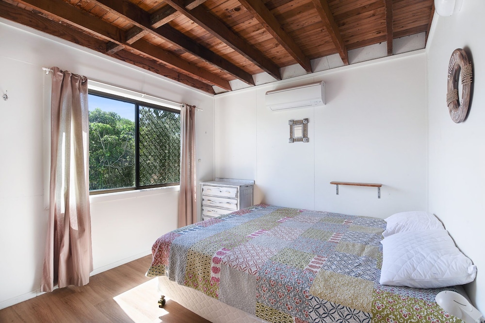Chalet by the Sea, 10 Pelican Street, Peregian Beach view 4