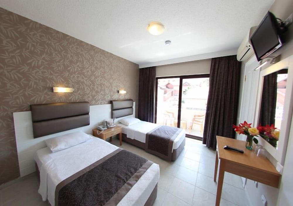 Ida Hotel - Image 9