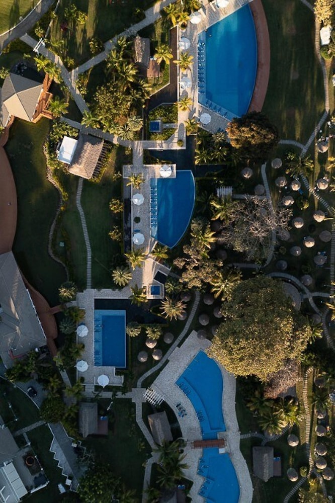 The Beach-front Condo by Acomodo Long Stay Only
